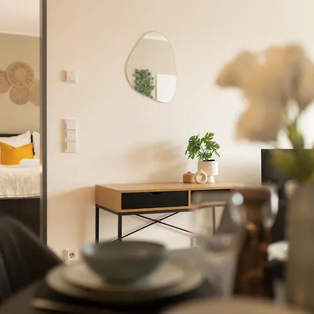 Dwellstay - Modernes Apartment I 55Qm I 2 Zimmer I Kueche I Bad I Terrasse I Tv I Netflix Bad Hersfeld Exterior photo