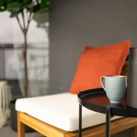 Dwellstay - Modernes Apartment I 55Qm I 2 Zimmer I Kueche I Bad I Terrasse I Tv I Netflix Bad Hersfeld Exterior photo